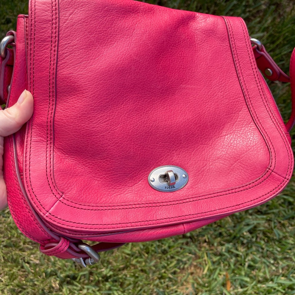 Fossil Hot Pink Leather Saddle Crossbody Bag NWOT - Picture 12 of 14